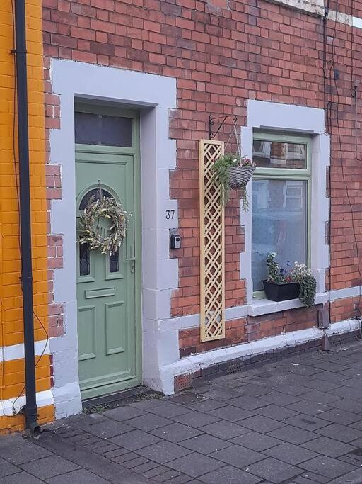 Just The Splott! Sleeps 6, 8 Mins To Stadium. Cardiff Exterior photo