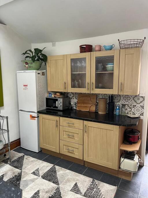 Just The Splott! Sleeps 6, 8 Mins To Stadium. Cardiff Exterior photo